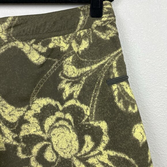 Patagonia Men's 36 Swim Trunks Shorts Green Brown Floral Tropical Vacation Beach - Picture 11 of 12